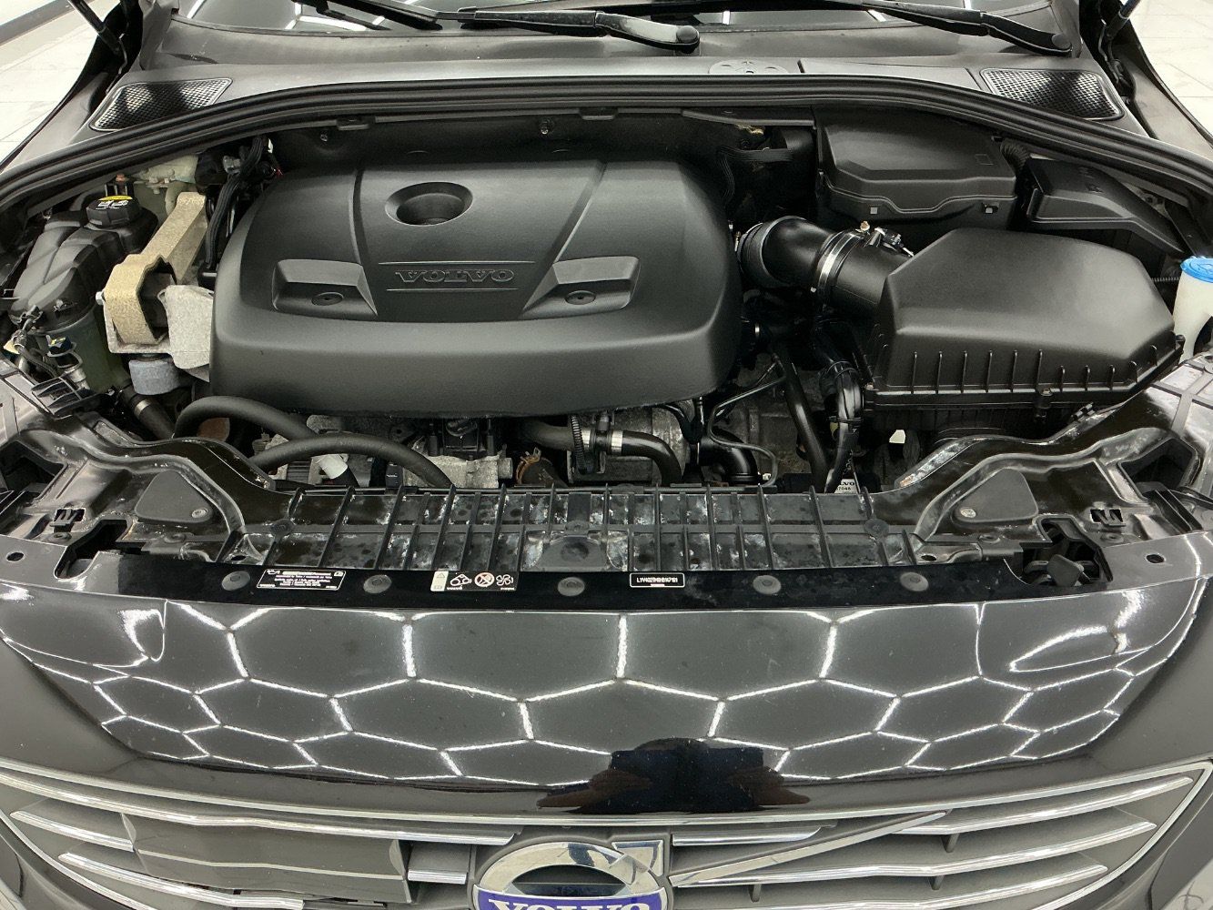 Used 2017 Volvo S60 T5 Inscription Platinum w/ Climate Package AWD/4WD image 44