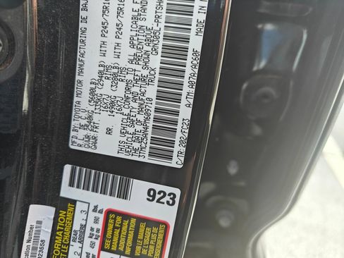 Used 2023 Toyota Tacoma SR5 AWD/4WD image 12