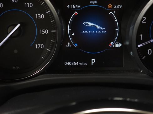 Used 2018 Jaguar F-PACE Prestige image 22