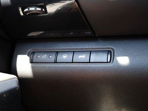 Used 2025 Nissan Pathfinder SV AWD/4WD image 20