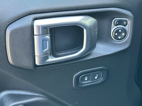 Used 2026 Jeep Wrangler Unlimited Sport AWD/4WD image 12