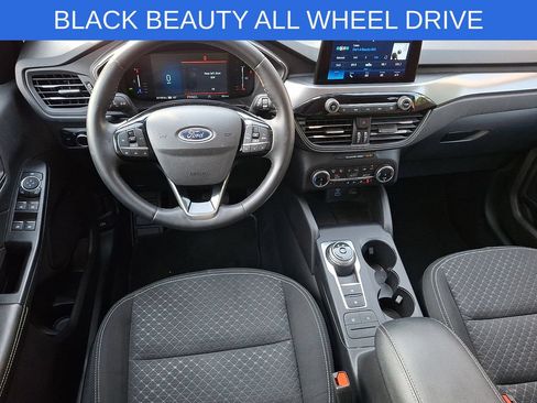 Used 2023 Ford Escape Active AWD/4WD image 11