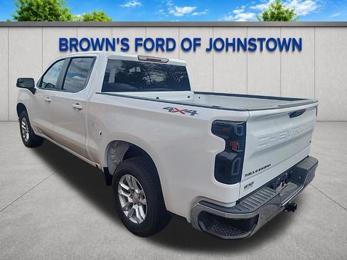 Used 2022 Chevrolet Silverado 1500 LT AWD/4WD image 5