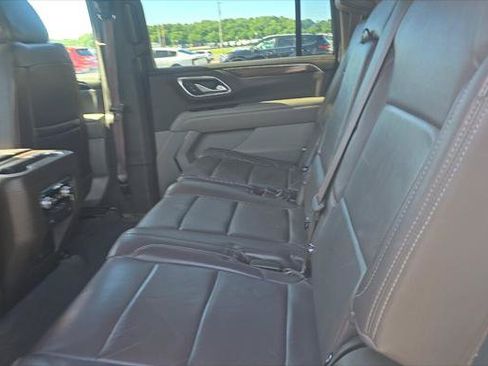 Used 2022 GMC Yukon XL SLE w/ Gmc Pro Safety Plus Package AWD/4WD image 16