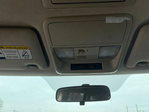 Used 2020 Mitsubishi Outlander ES image 25