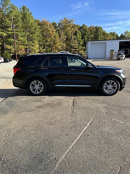 Used 2021 Ford Explorer Limited w/ Equipment Group 301A RWD image 8