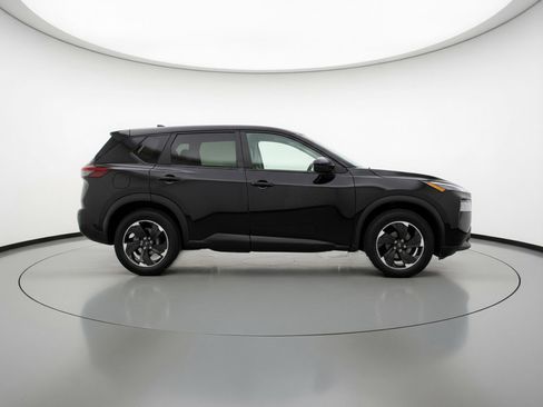 Used 2025 Nissan Rogue SV image 11
