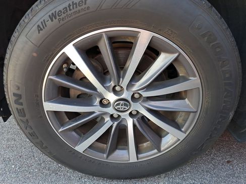 Used 2018 Toyota Highlander XLE image 7