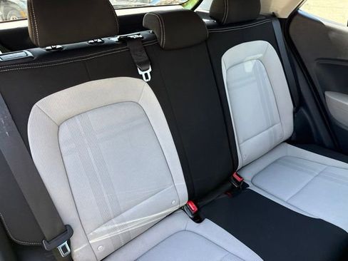 Used 2023 Hyundai Venue SEL FWD image 24