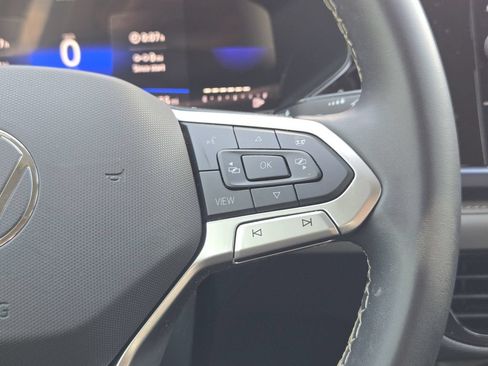 Used 2024 Volkswagen Taos SE FWD image 28