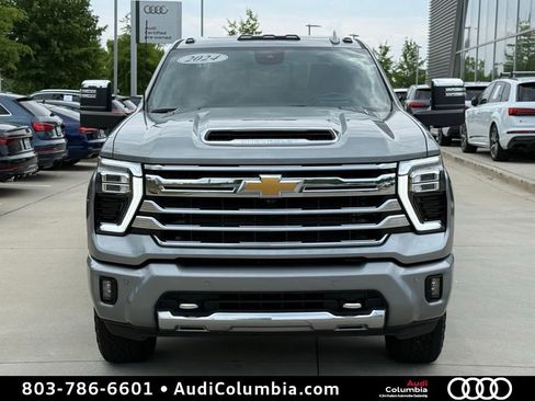 Used 2024 Chevrolet Silverado 3500 High Country w/ High Country Premium Package AWD/4WD image 9