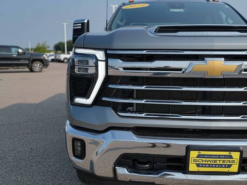 Used 2024 Chevrolet Silverado 3500 LTZ AWD/4WD image 3