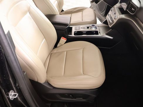 Used 2023 Ford Explorer XLT w/ Equipment Group 202A image 14