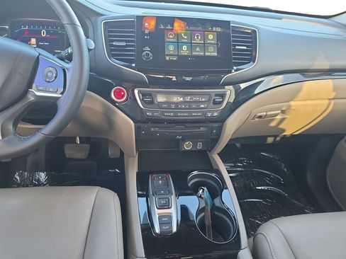 Used 2019 Honda Pilot Touring image 10