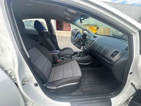 Used 2018 Kia Forte S FWD image 14