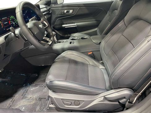 Used 2025 Ford Mustang GT Premium RWD image 16