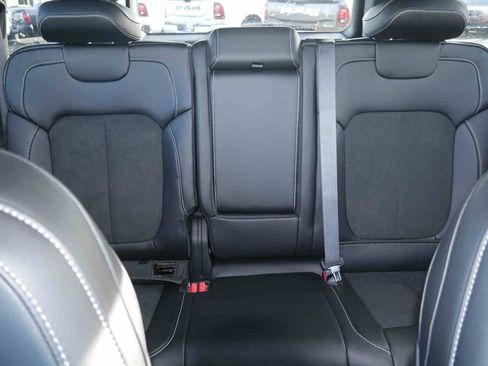 New 2025 Jeep Grand Cherokee Altitude image 31