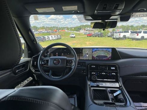 Certified 2025 Nissan Armada PRO-4X AWD/4WD image 15