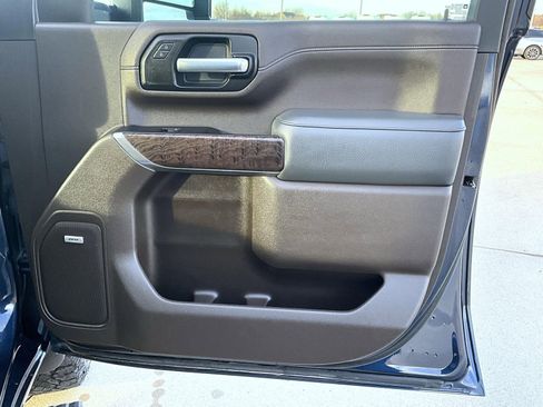 Used 2023 GMC Sierra 2500 Denali w/ Denali Ultimate Package image 17