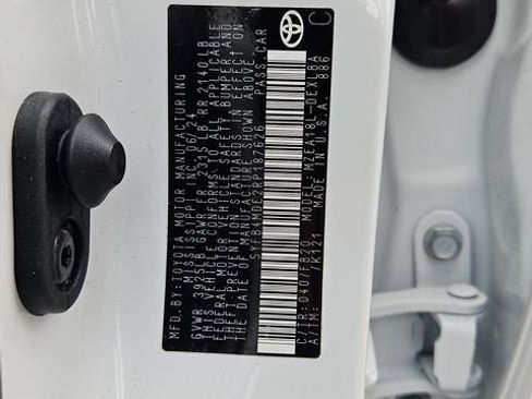 Used 2024 Toyota Corolla LE image 40