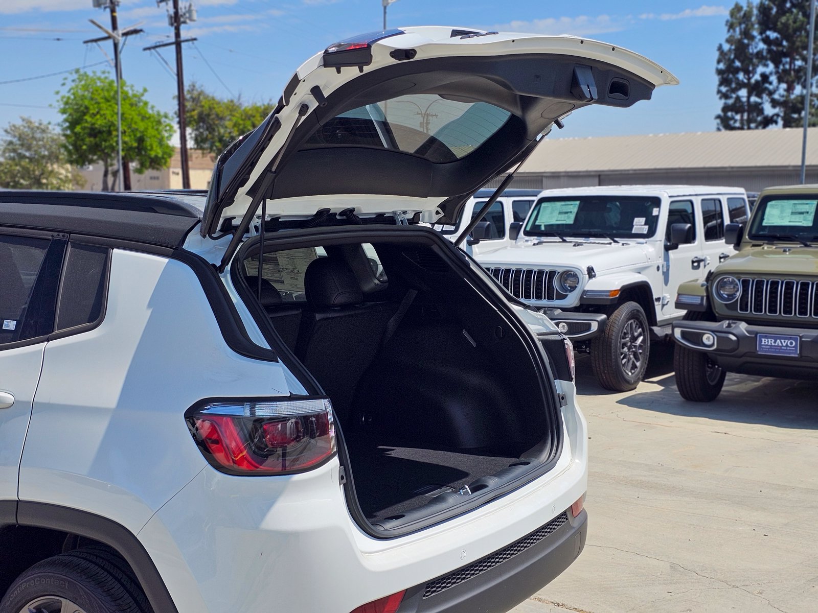 New 2026 Jeep Compass Limited AWD/4WD image 10