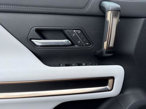 New 2025 GMC Hummer EV 3X w/ LPO, Dark Essentials Package image 31