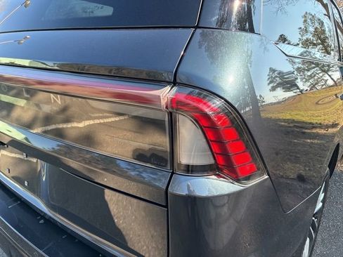 Certified 2025 Lincoln Navigator Reserve image 14