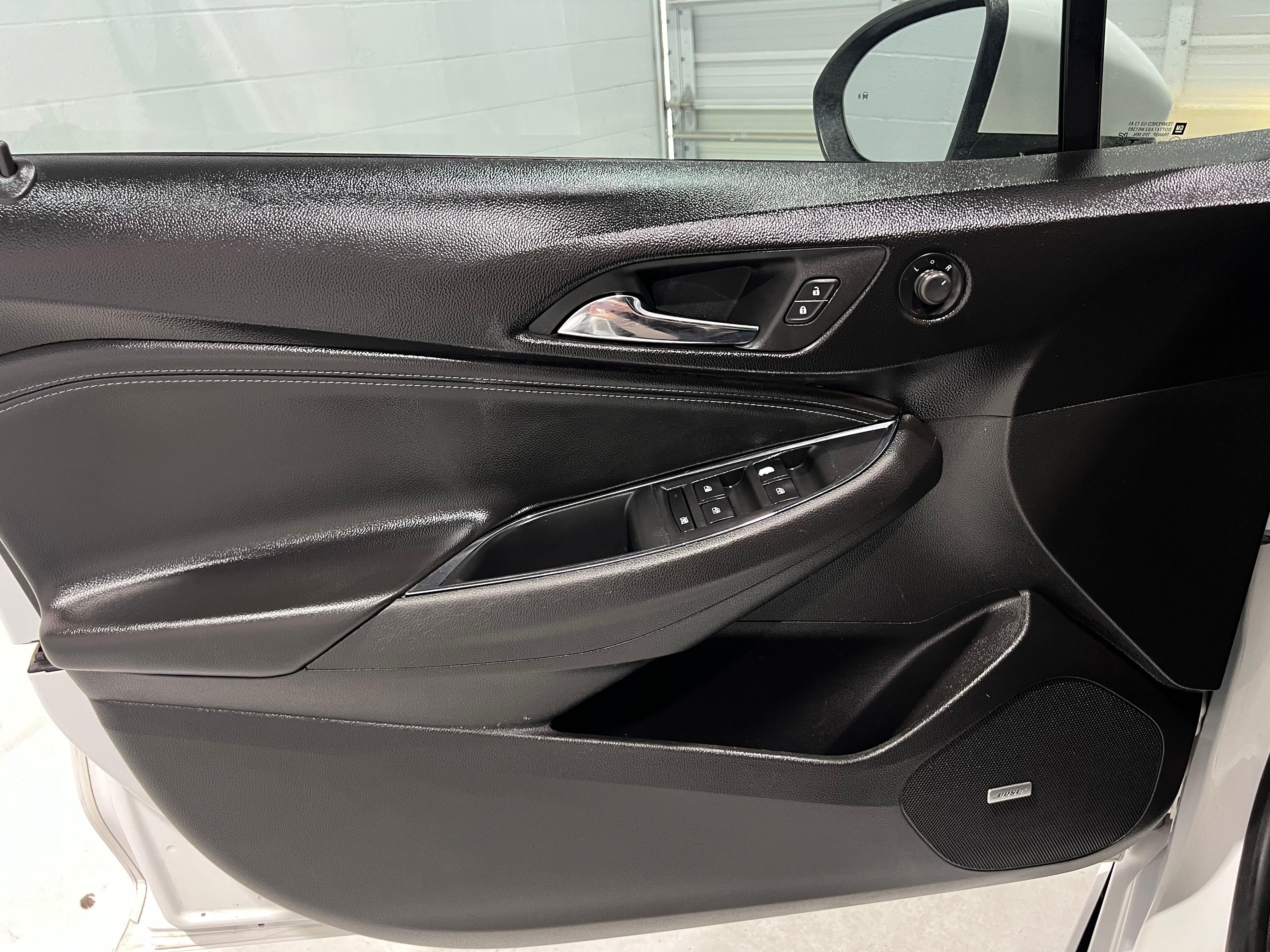 Used 2018 Chevrolet Cruze Premier FWD image 14