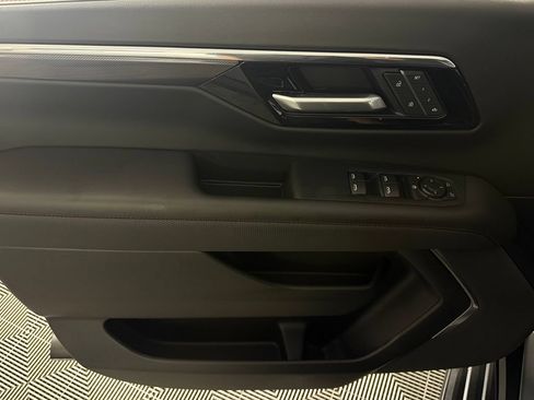 Used 2026 Chevrolet Suburban RST AWD/4WD image 26