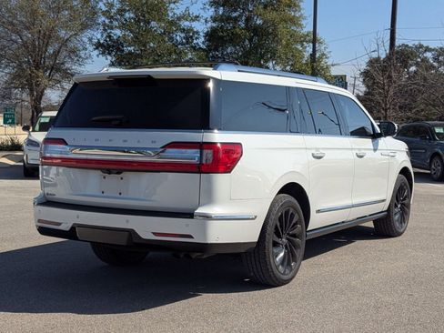 Used 2021 Lincoln Navigator L Reserve image 3