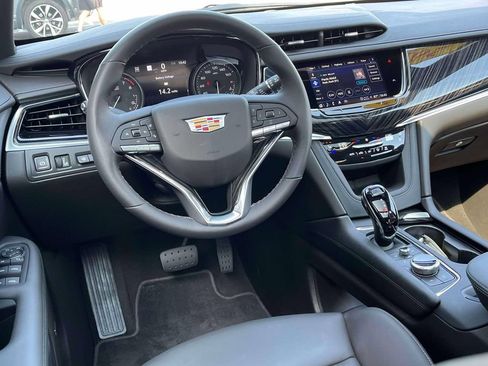 Certified 2025 Cadillac XT6 Premium Luxury w/ Technology Package AWD/4WD image 12
