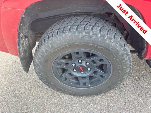 Used 2024 Toyota 4Runner TRD Off-Road Premium w/ Moonroof Package AWD/4WD image 18