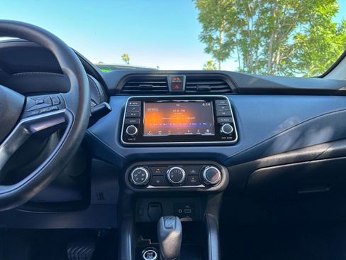 Used 2025 Nissan Versa SV FWD image 20