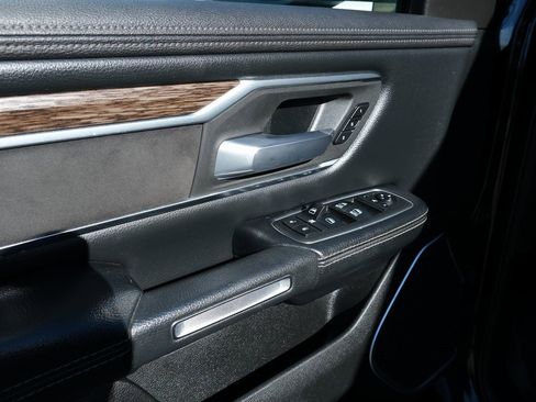 Used 2019 RAM 1500 Laramie image 25