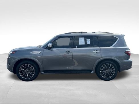 Used 2022 Nissan Armada Platinum w/ Captain's Chairs Package RWD image 2