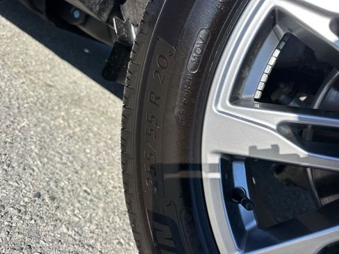 Used 2025 Ford Explorer Platinum image 35