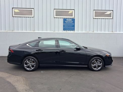 Used 2023 Honda Accord EX image 8