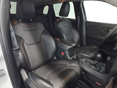 Used 2022 Jeep Cherokee Trailhawk w/ Sun, Sound & Nav Group image 13