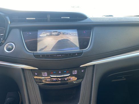 Used 2019 Cadillac XT5 Luxury image 12