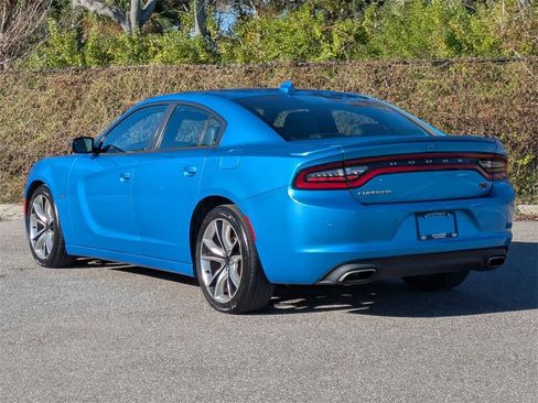 Used 2015 Dodge Charger R/T image 3