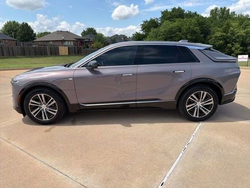 Certified 2024 Cadillac Lyriq Tech RWD image 2