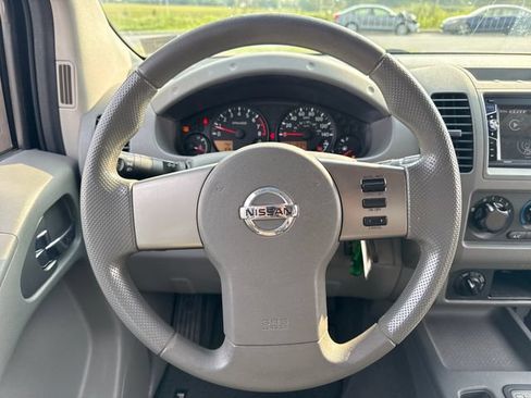 Used 2007 Nissan Frontier SE w/ SE Value Truck Pkg AWD/4WD image 17