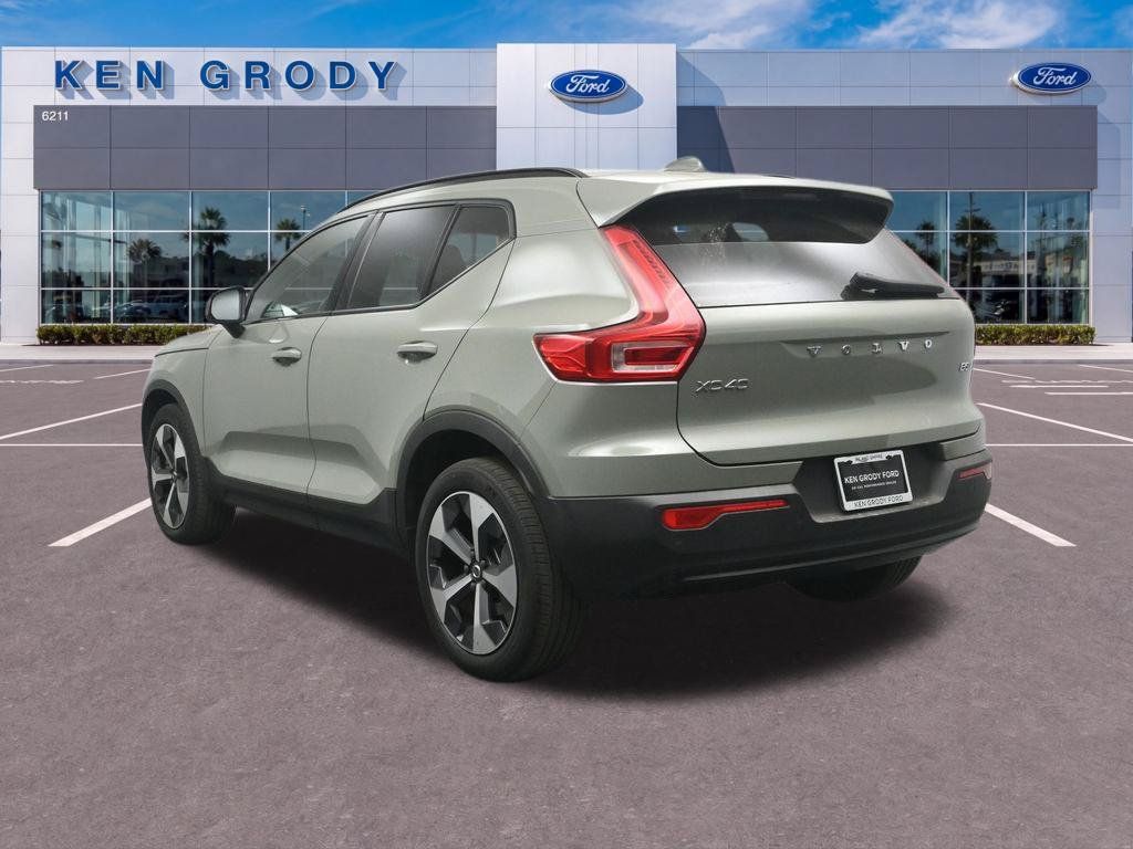 Used 2023 Volvo XC40 B5 Ultimate AWD/4WD image 7