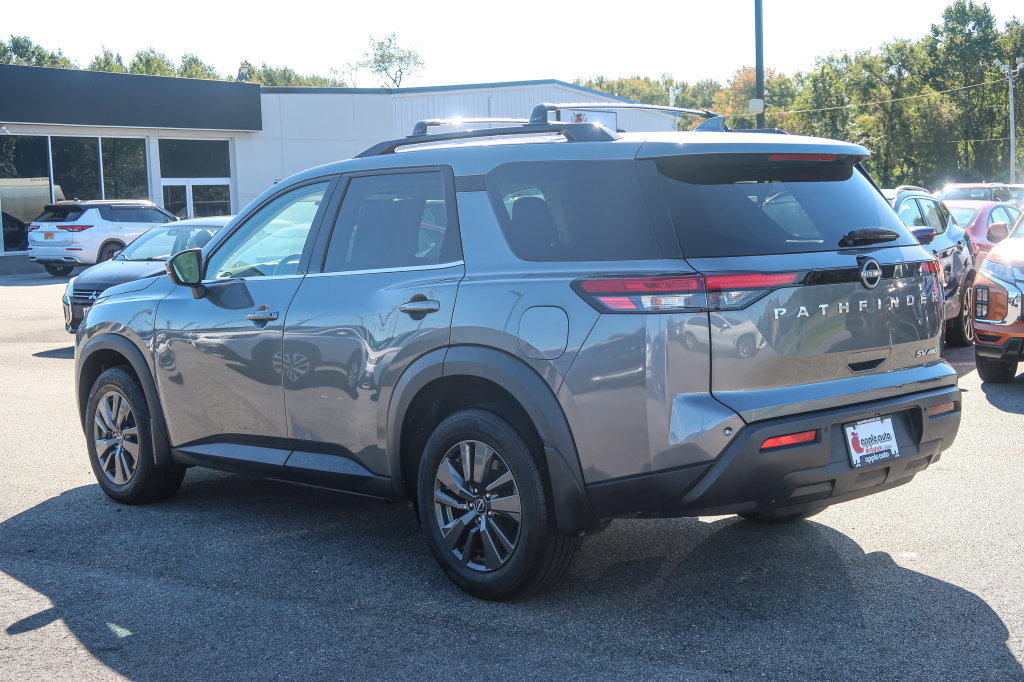 Used 2022 Nissan Pathfinder SV AWD/4WD image 13