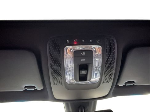 Used 2022 Mercedes-Benz GLB 250 image 44