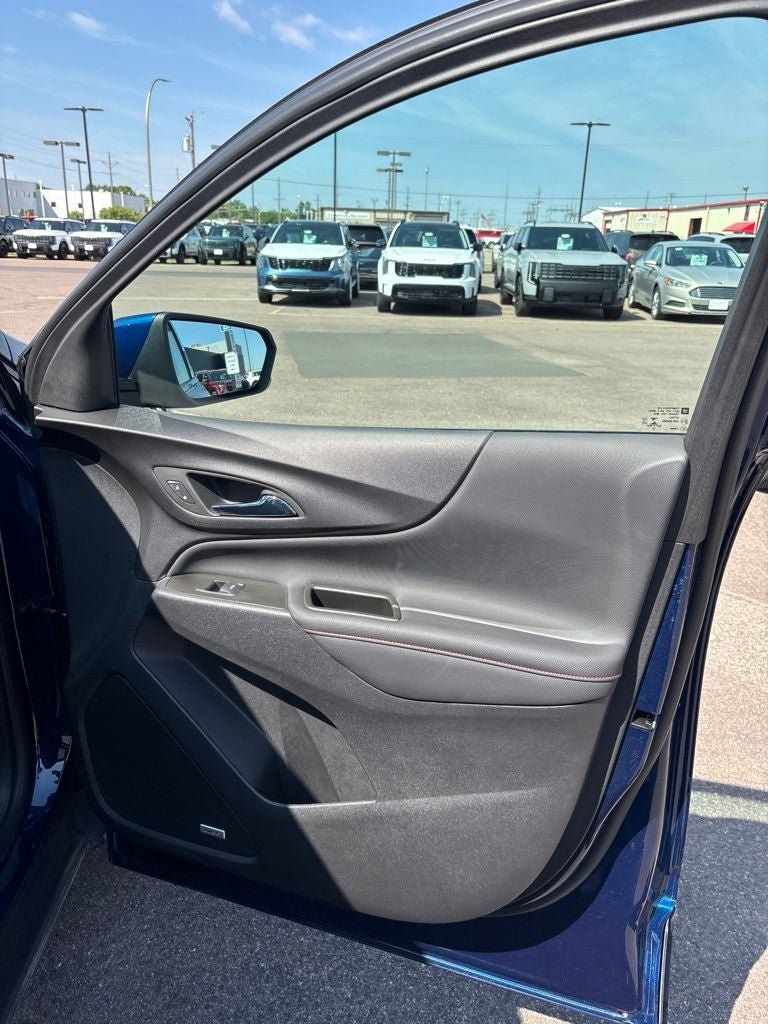 Used 2023 Chevrolet Equinox RS w/ RS Leather Package AWD/4WD image 19
