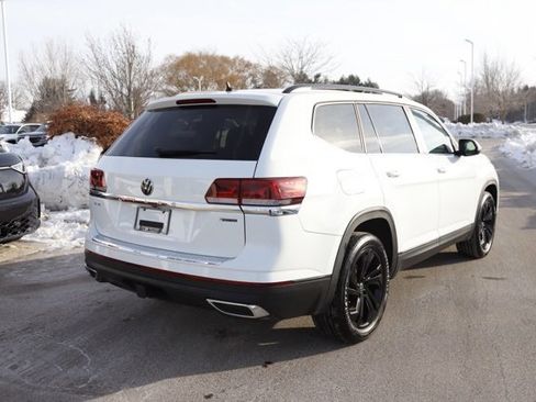 Used 2023 Volkswagen Atlas SE w/ Black Wheel Package image 3
