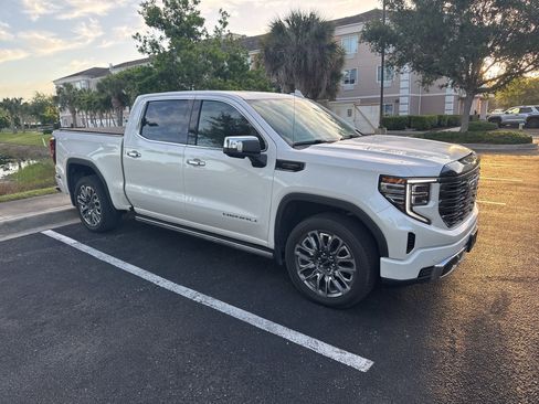 Used 2024 GMC Sierra 1500 Denali Ultimate image 2