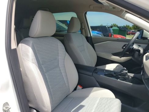Used 2023 Nissan Rogue SV FWD image 30