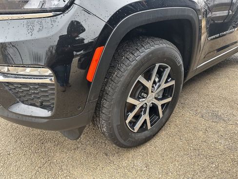 Used 2025 Jeep Grand Cherokee Limited w/ Luxury Tech Group II image 15